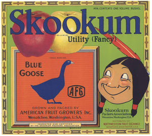 Skookum Brand Vintage Washington Apple Crate Label, Blue Goose, green, bordered